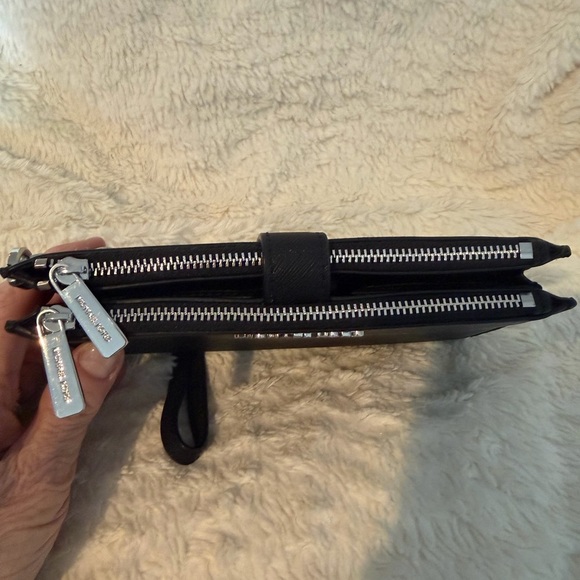 Michael Kors NWOT Jet Set Black Saffiano leather Wallet/Wristlet 7.5x4.5 - Picture 6 of 10